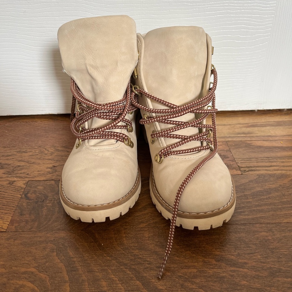 Women's Cream Lace-Up Ankle Boots St John’s Bay Chunky Heel Size 8 1/2 - Picture 4 of 11
